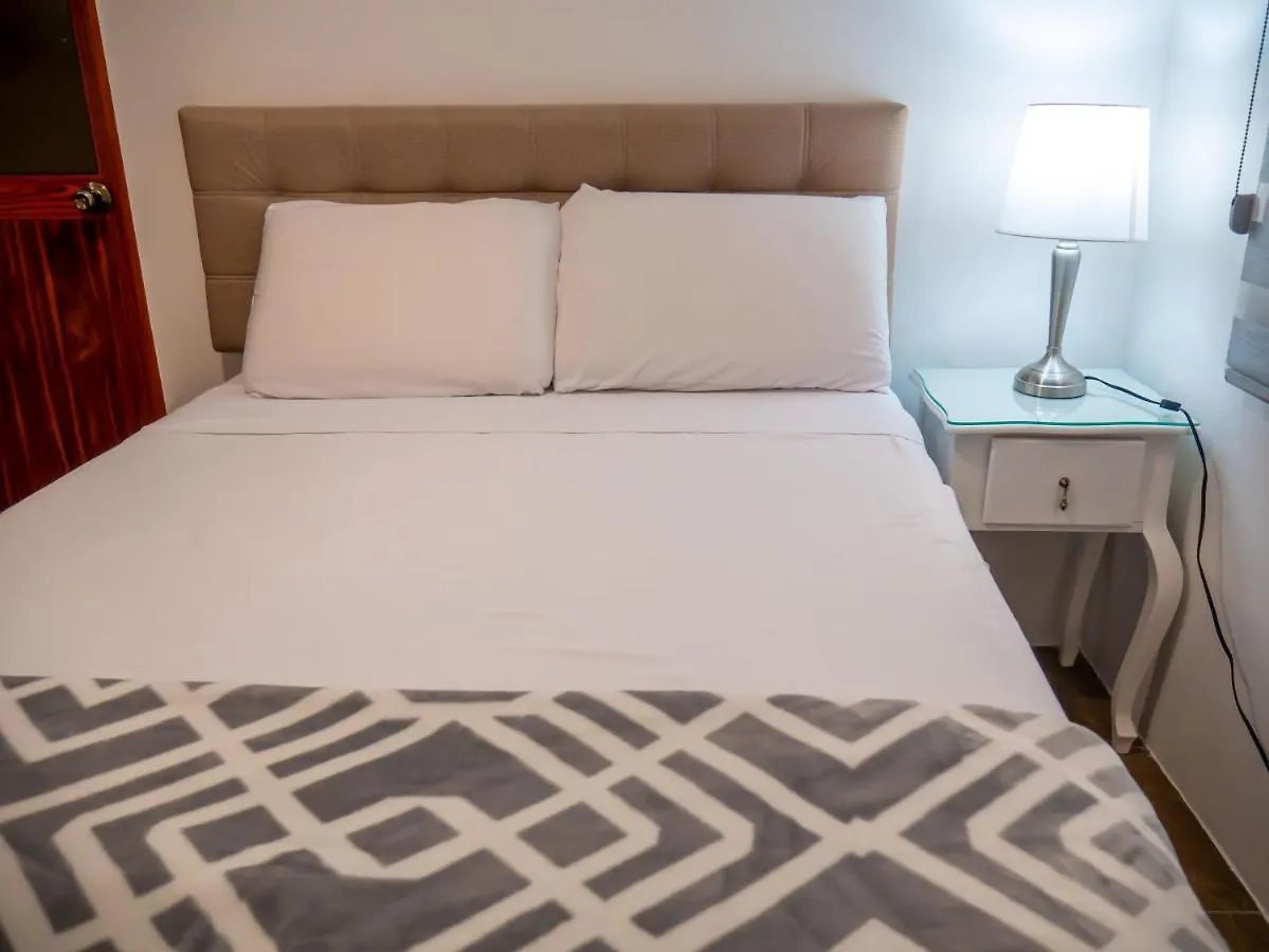 The Royalty Inn Apartmenthotel #1 Guayaquil 0*,  Ecuador